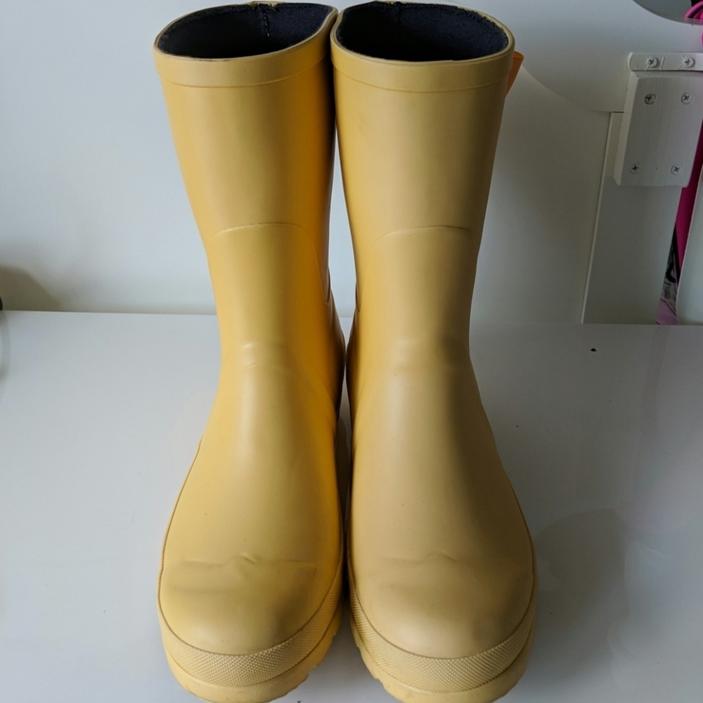 Rain boots